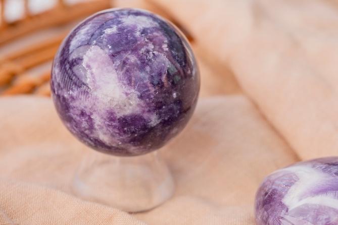 Lepidolite stone deals